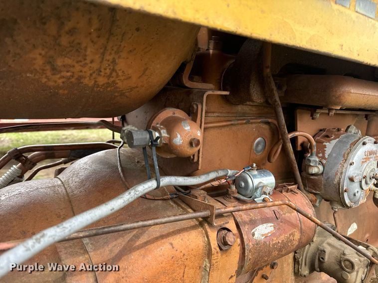 image for item DV1875 Minneapolis-Moline G705 tractor