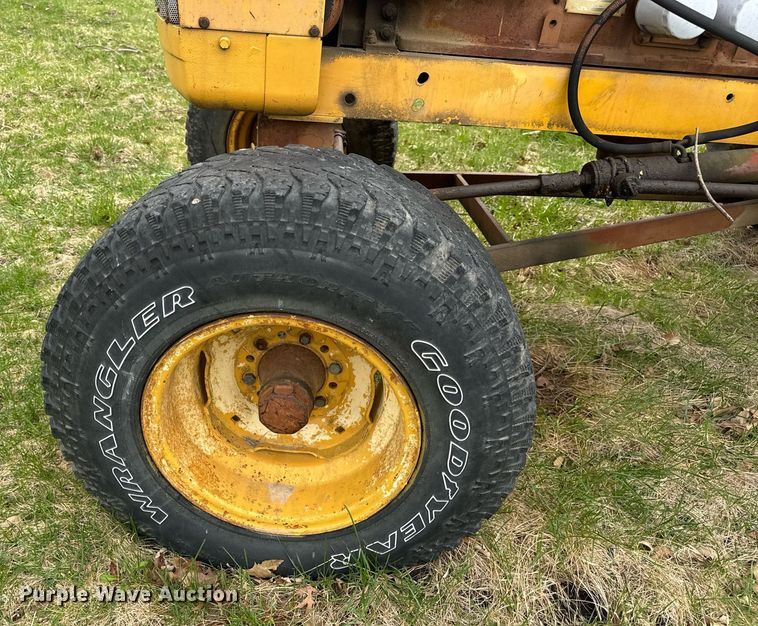image for item DV1875 Minneapolis-Moline G705 tractor