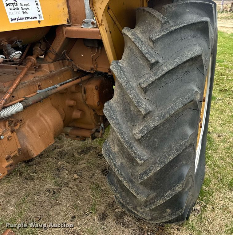 image for item DV1875 Minneapolis-Moline G705 tractor