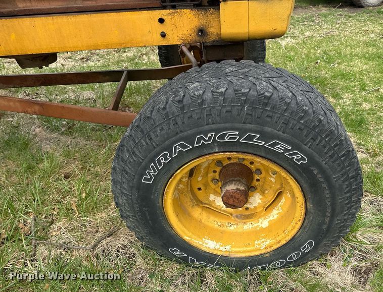 image for item DV1875 Minneapolis-Moline G705 tractor