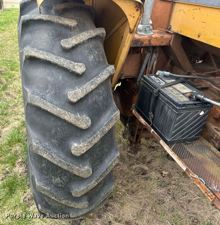 image for item DV1875 Minneapolis-Moline G705 tractor
