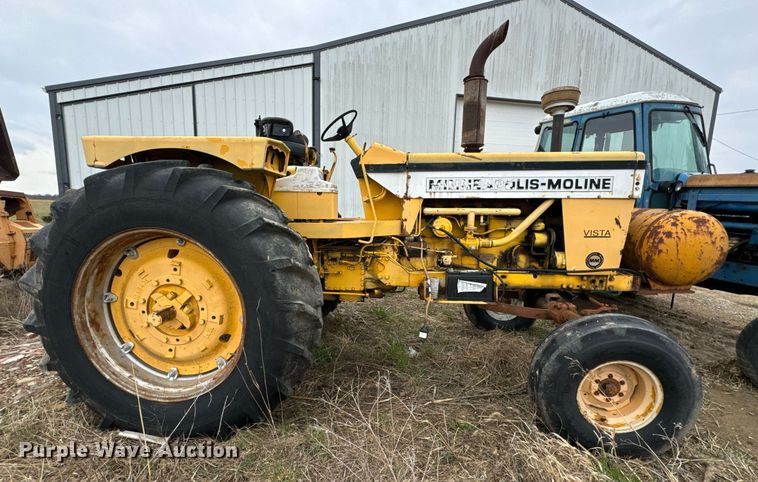 image for item DV1876 Minneapolis-Moline G-1000 Vista tractor