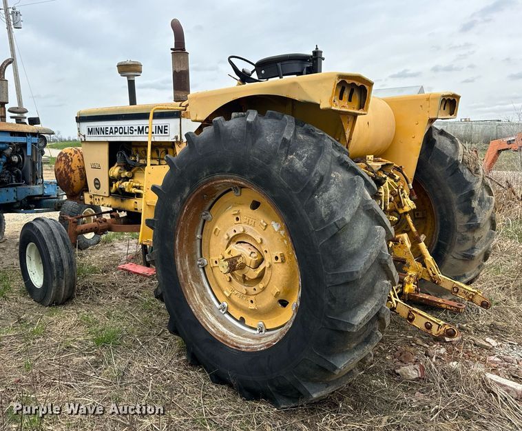 image for item DV1876 Minneapolis-Moline G-1000 Vista tractor