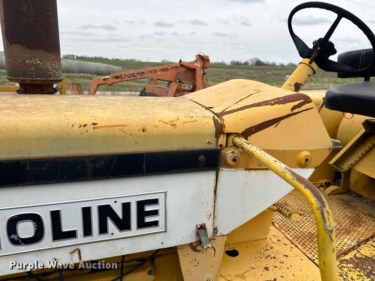 image for item DV1876 Minneapolis-Moline G-1000 Vista tractor