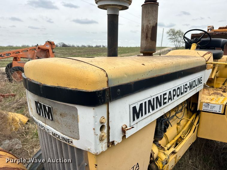 image for item DV1876 Minneapolis-Moline G-1000 Vista tractor