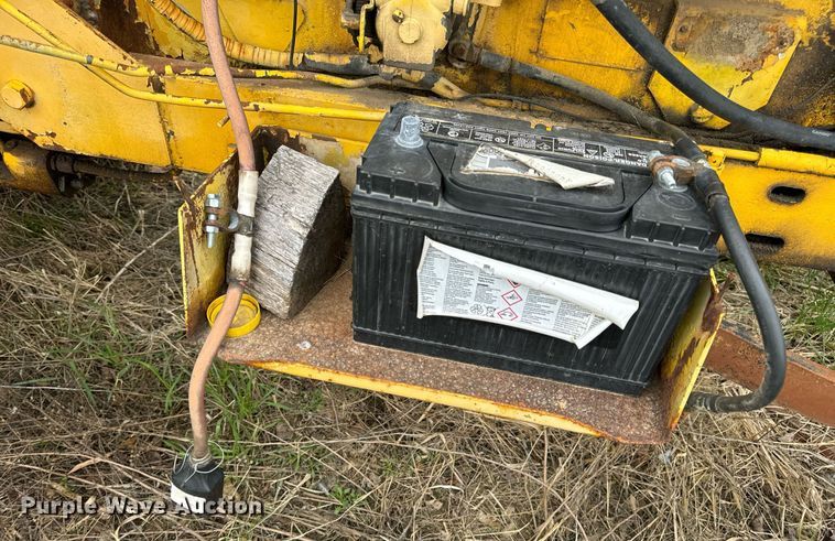 image for item DV1876 Minneapolis-Moline G-1000 Vista tractor