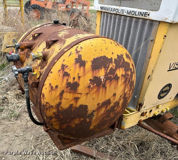 image for item DV1876 Minneapolis-Moline G-1000 Vista tractor