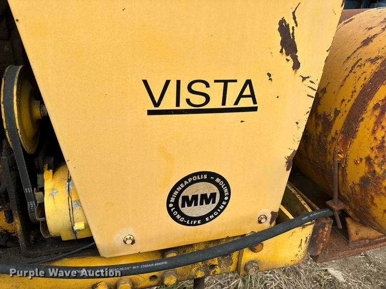 image for item DV1876 Minneapolis-Moline G-1000 Vista tractor