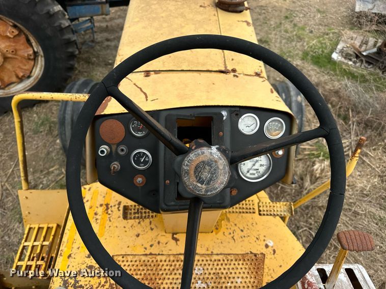 image for item DV1876 Minneapolis-Moline G-1000 Vista tractor