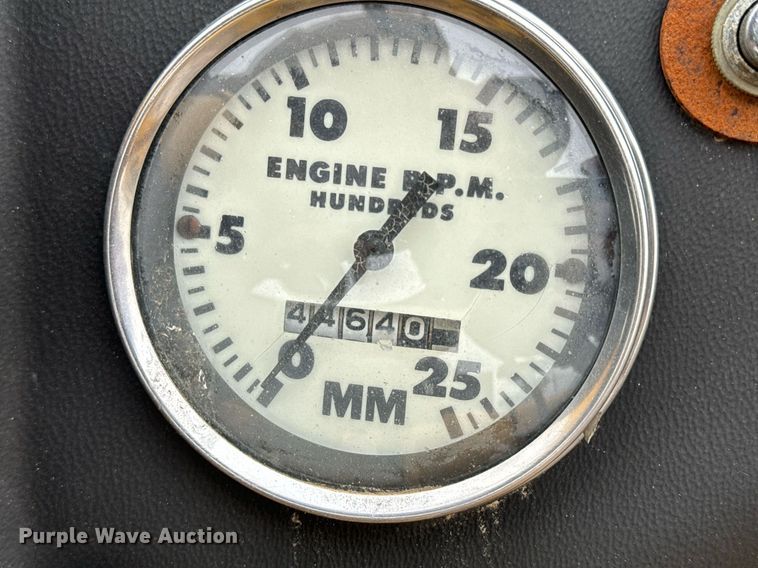 image for item DV1876 Minneapolis-Moline G-1000 Vista tractor