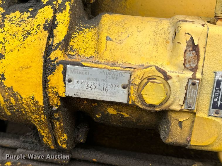 image for item DV1876 Minneapolis-Moline G-1000 Vista tractor