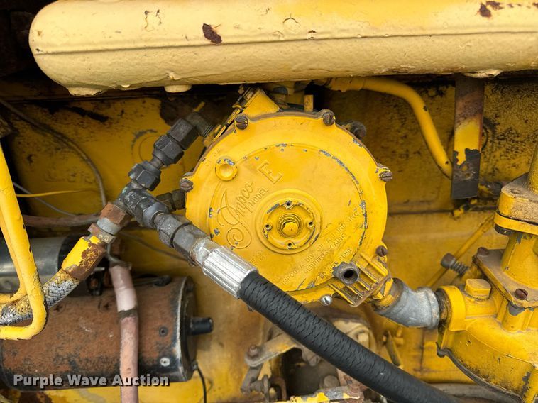 image for item DV1876 Minneapolis-Moline G-1000 Vista tractor