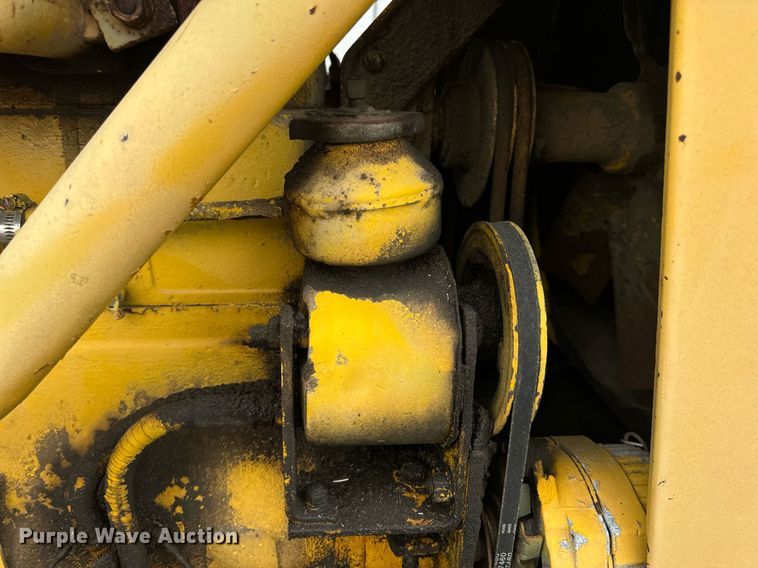 image for item DV1876 Minneapolis-Moline G-1000 Vista tractor