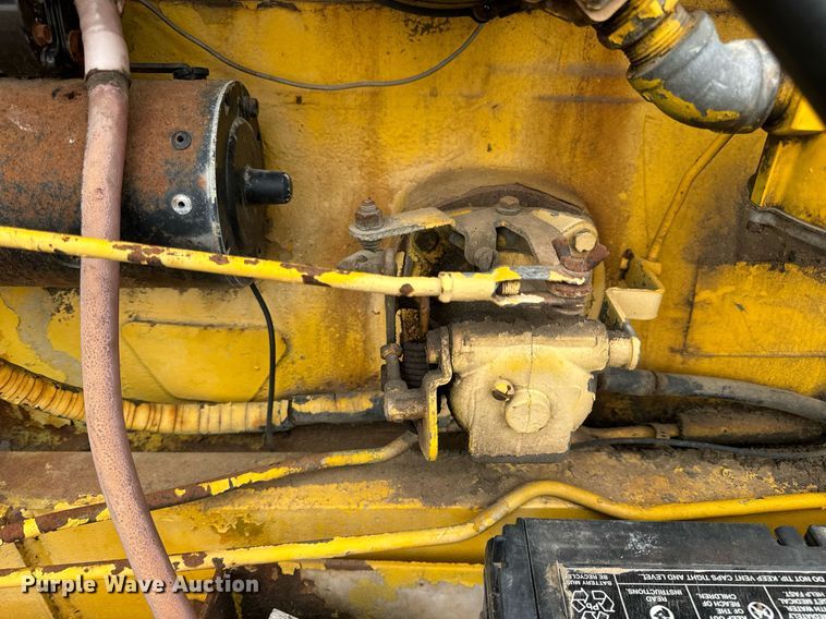 image for item DV1876 Minneapolis-Moline G-1000 Vista tractor