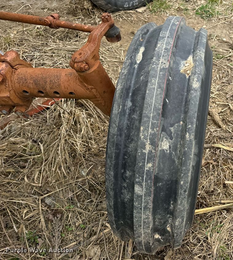 image for item DV1876 Minneapolis-Moline G-1000 Vista tractor