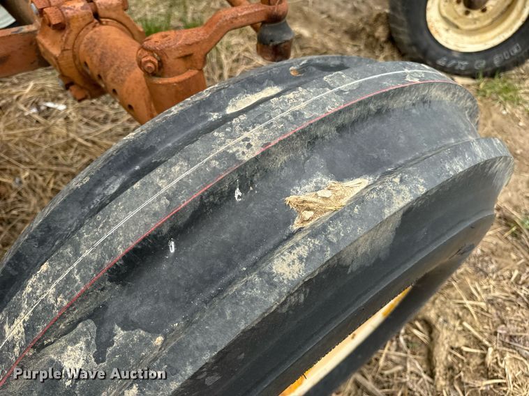 image for item DV1876 Minneapolis-Moline G-1000 Vista tractor