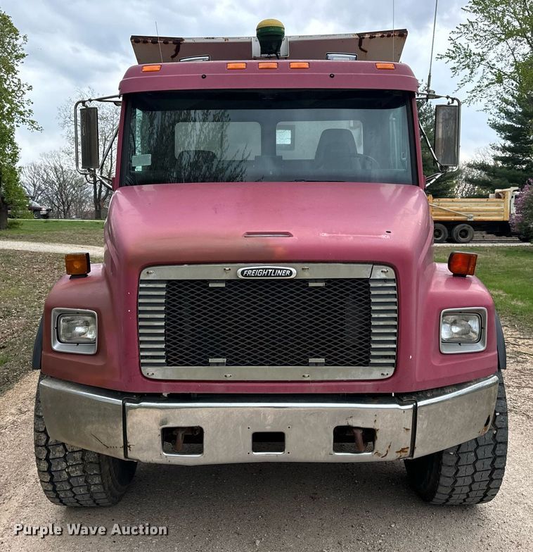 image for item DV1896 1999 Freightliner FL80 applicator truck