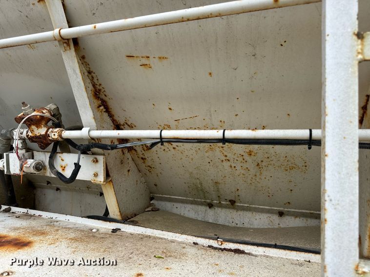 image for item DV1896 1999 Freightliner FL80 applicator truck