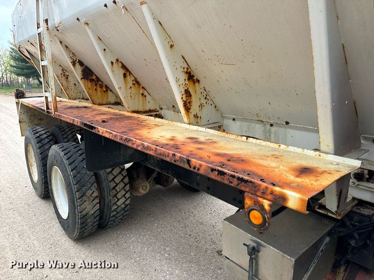 image for item DV1896 1999 Freightliner FL80 applicator truck