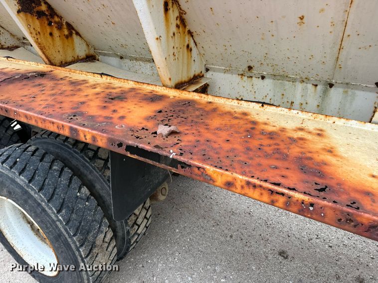 image for item DV1896 1999 Freightliner FL80 applicator truck