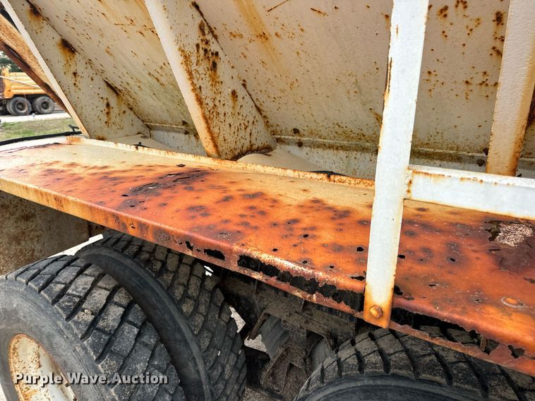 image for item DV1896 1999 Freightliner FL80 applicator truck