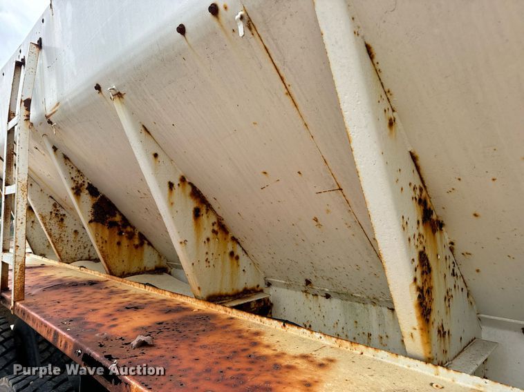 image for item DV1896 1999 Freightliner FL80 applicator truck