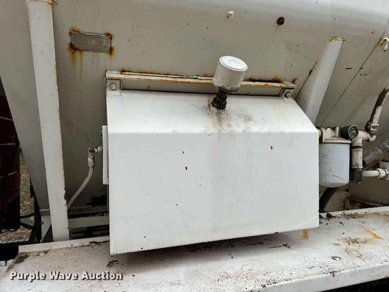 image for item DV1896 1999 Freightliner FL80 applicator truck