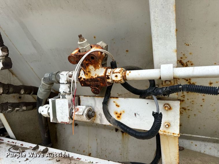 image for item DV1896 1999 Freightliner FL80 applicator truck