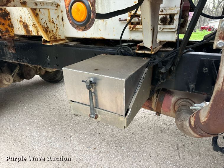 image for item DV1896 1999 Freightliner FL80 applicator truck