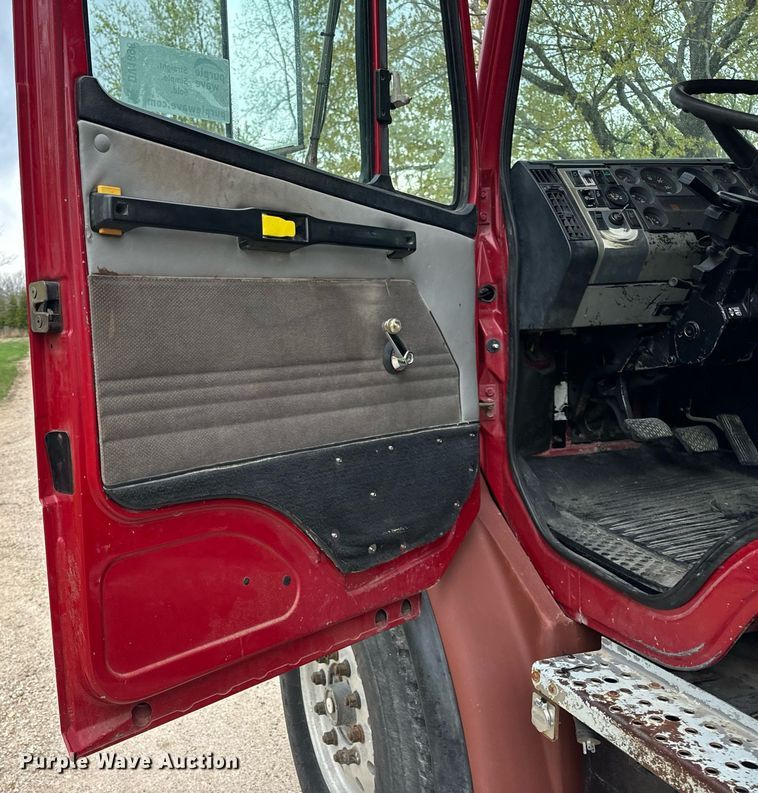 image for item DV1896 1999 Freightliner FL80 applicator truck