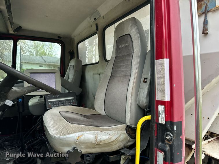 image for item DV1896 1999 Freightliner FL80 applicator truck