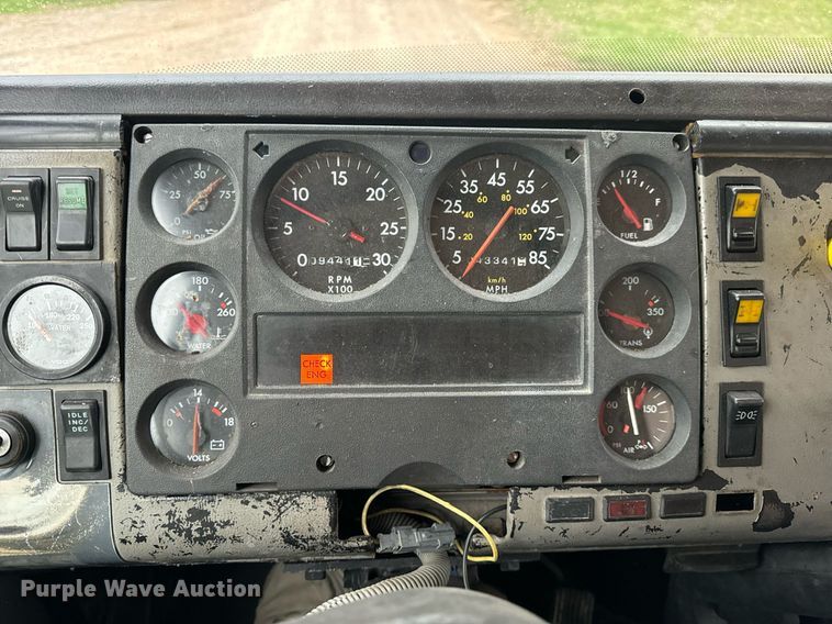 image for item DV1896 1999 Freightliner FL80 applicator truck