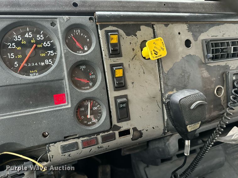 image for item DV1896 1999 Freightliner FL80 applicator truck