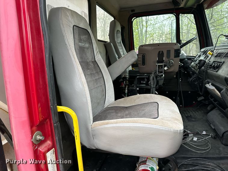 image for item DV1896 1999 Freightliner FL80 applicator truck