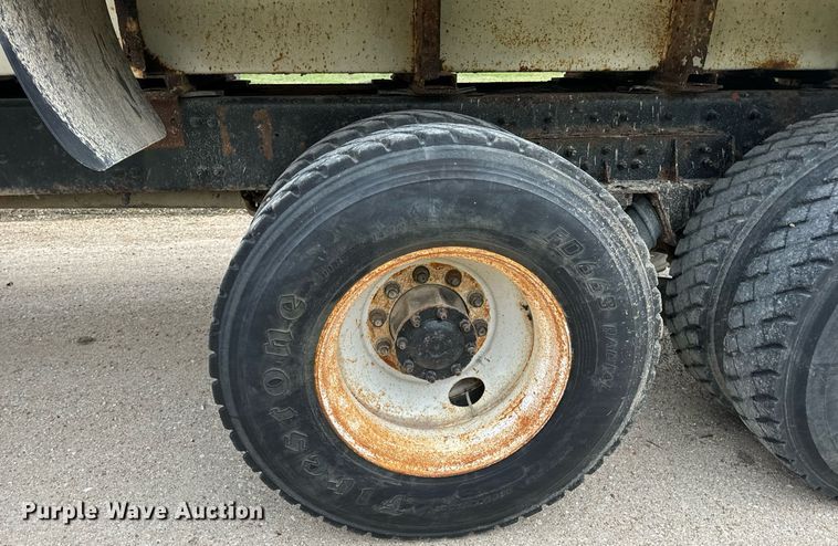 image for item DV1896 1999 Freightliner FL80 applicator truck