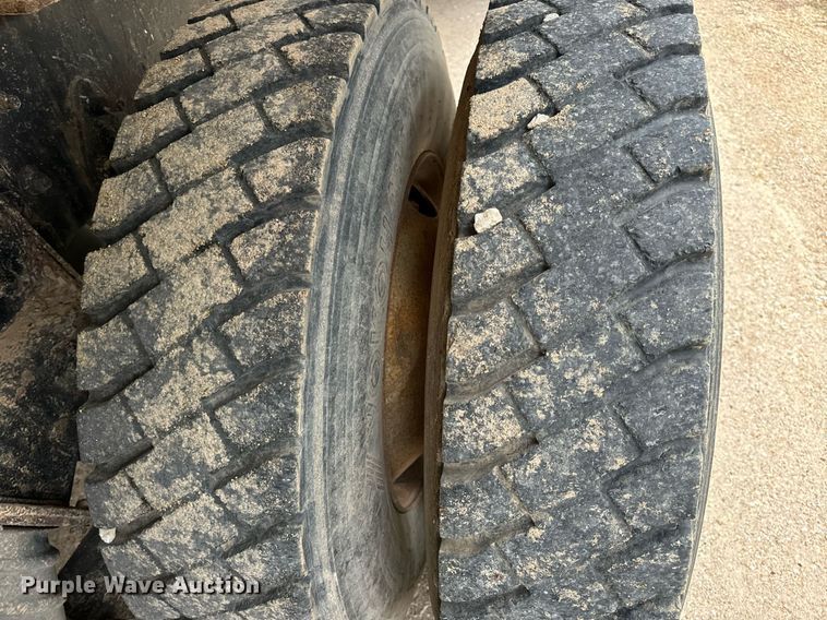 image for item DV1896 1999 Freightliner FL80 applicator truck