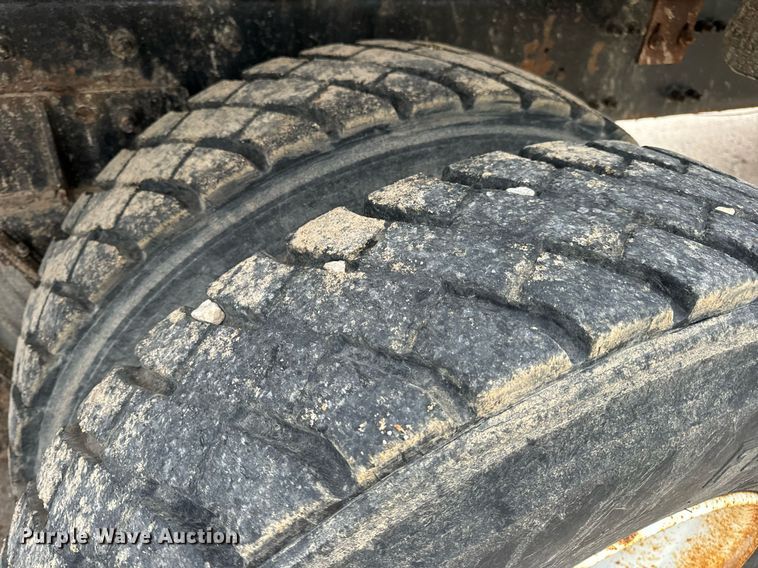 image for item DV1896 1999 Freightliner FL80 applicator truck