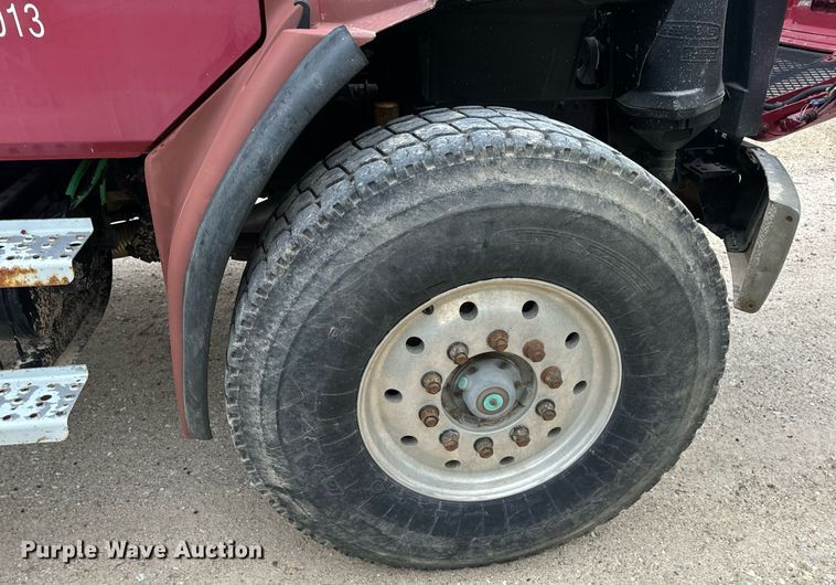 image for item DV1896 1999 Freightliner FL80 applicator truck