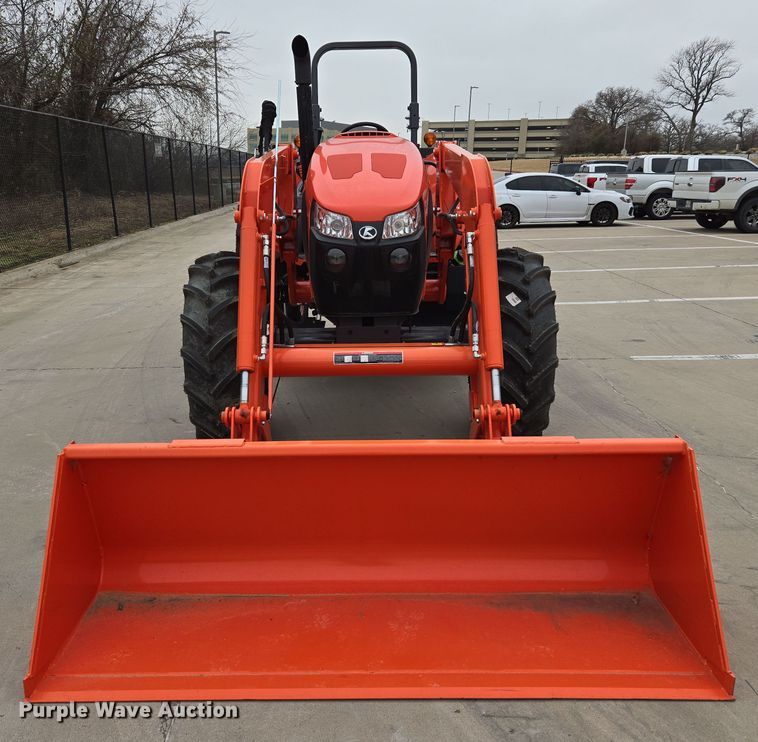 image for item DW8525 2022 Kubota M5-091D MFWD tractor
