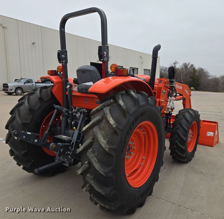 image for item DW8525 2022 Kubota M5-091D MFWD tractor