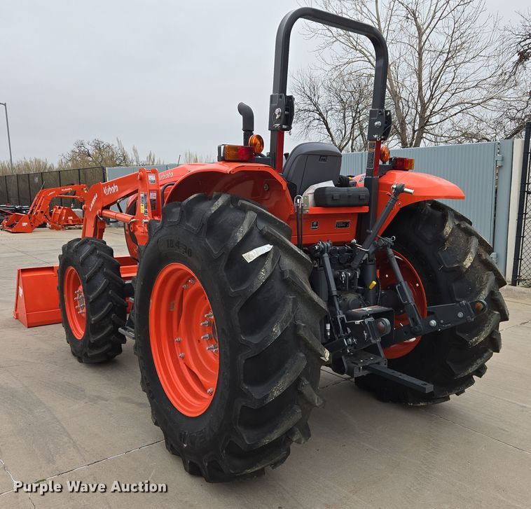 image for item DW8525 2022 Kubota M5-091D MFWD tractor