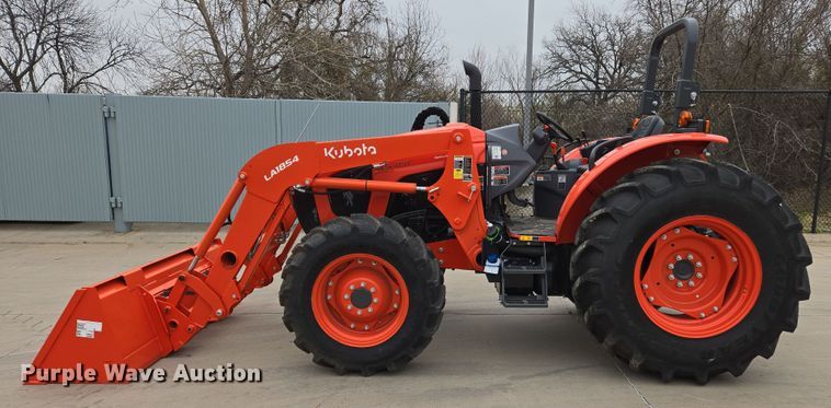 image for item DW8525 2022 Kubota M5-091D MFWD tractor