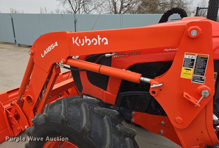 image for item DW8525 2022 Kubota M5-091D MFWD tractor