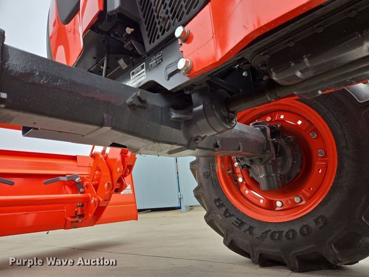 image for item DW8525 2022 Kubota M5-091D MFWD tractor