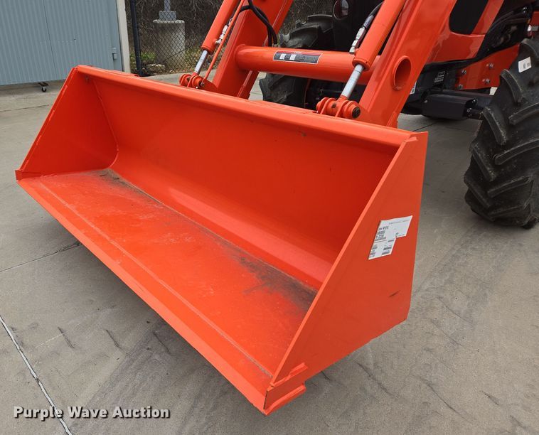 image for item DW8525 2022 Kubota M5-091D MFWD tractor