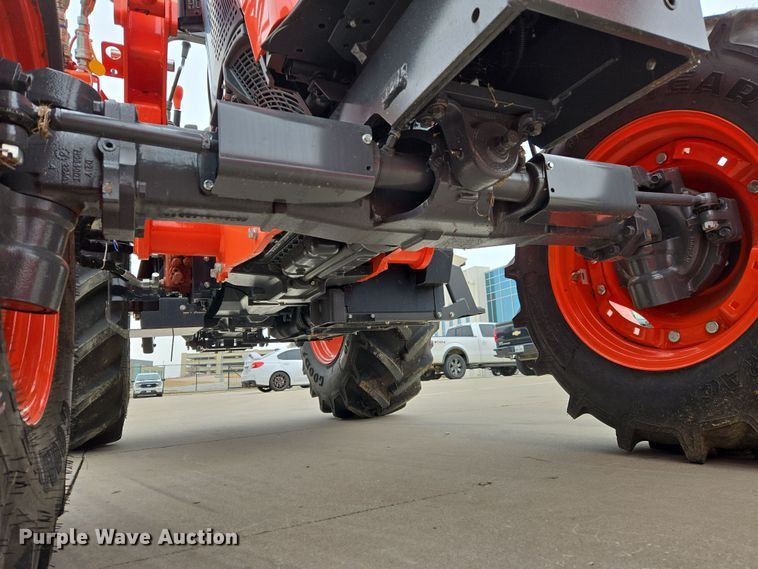 image for item DW8525 2022 Kubota M5-091D MFWD tractor