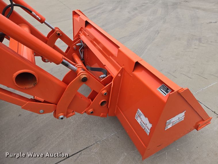 image for item DW8525 2022 Kubota M5-091D MFWD tractor