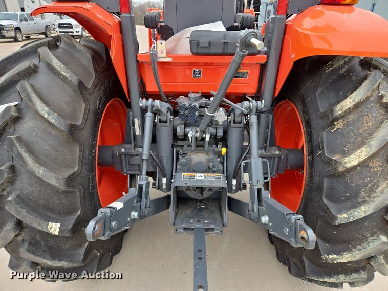 image for item DW8525 2022 Kubota M5-091D MFWD tractor