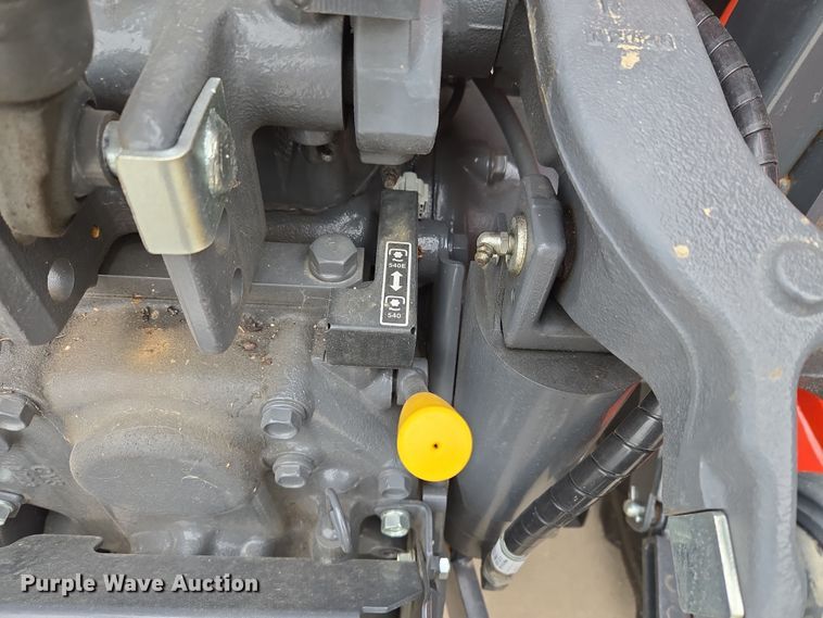 image for item DW8525 2022 Kubota M5-091D MFWD tractor