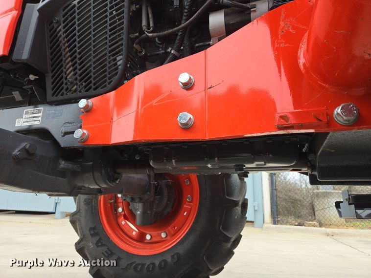 image for item DW8525 2022 Kubota M5-091D MFWD tractor